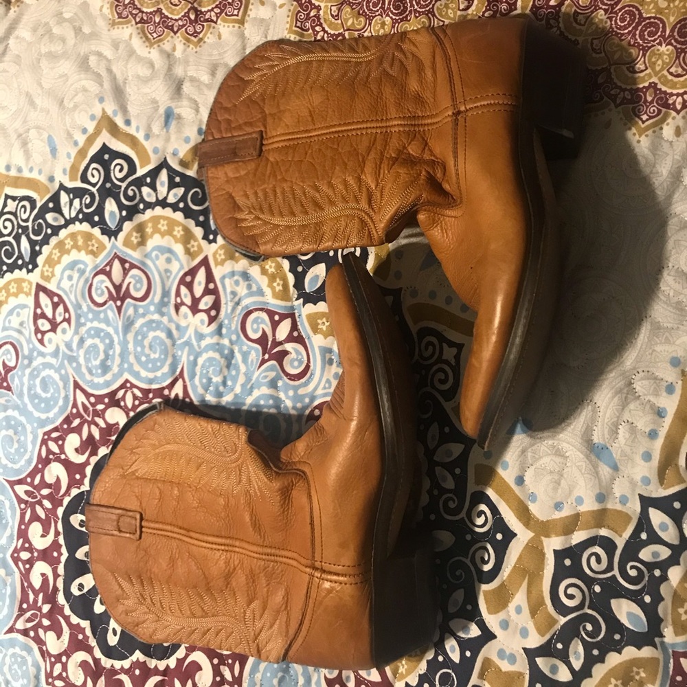 Cowboy boots, calf length